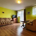 Calvados Centrum Krupowki Bed & Breakfast 3*